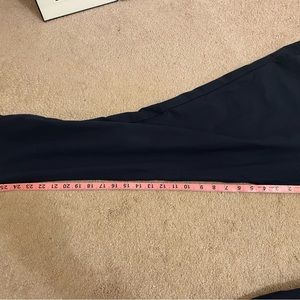 Men’s true navy Lululemon 34” waist x 28” inseam